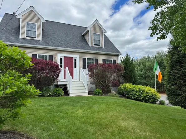 37 Franklin St, Halifax, MA 02338