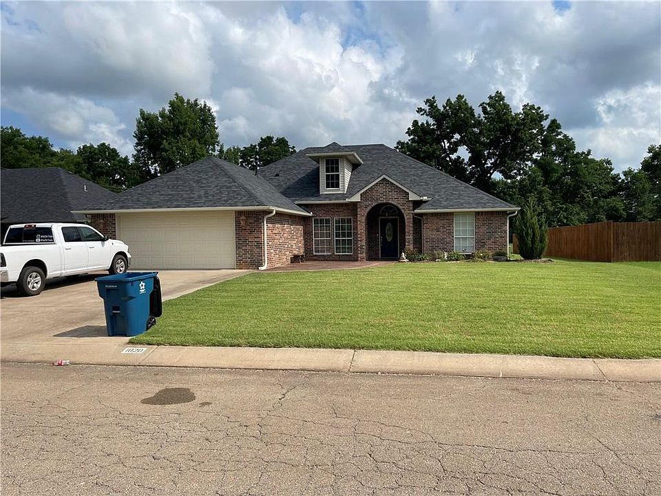 1st image of 1020 Tilghman Dr