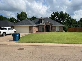 1020 Tilghman Dr, Chandler, OK 74834