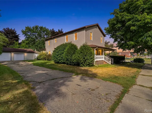 155 Pine St, Lapeer, MI 48446