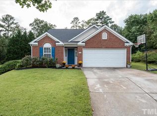 104 Thornton Green Pl, Holly Springs, NC 27540