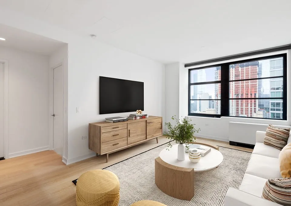 515 W 38th St #30B