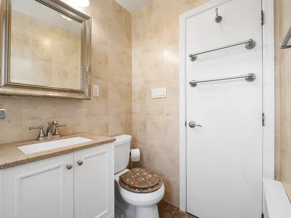 227-16 Hillside Avenue image 16 of 23