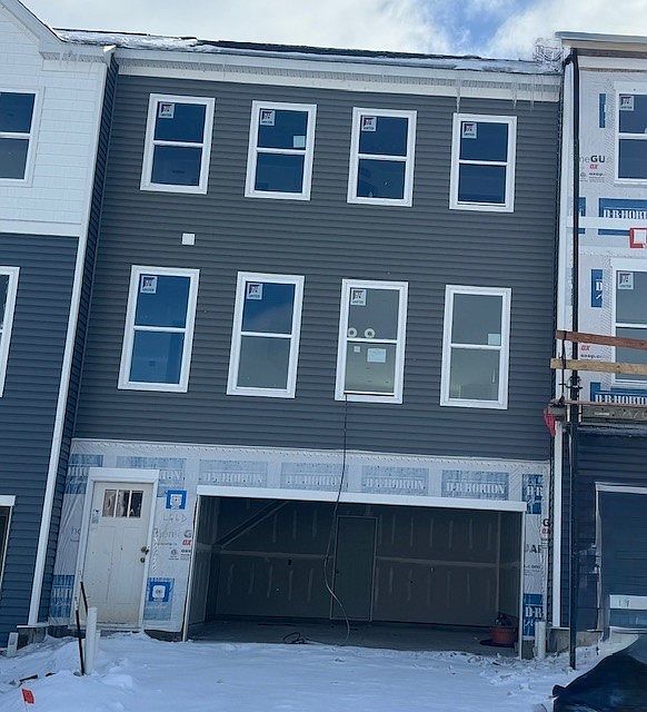 1st image of 762 Olivia St