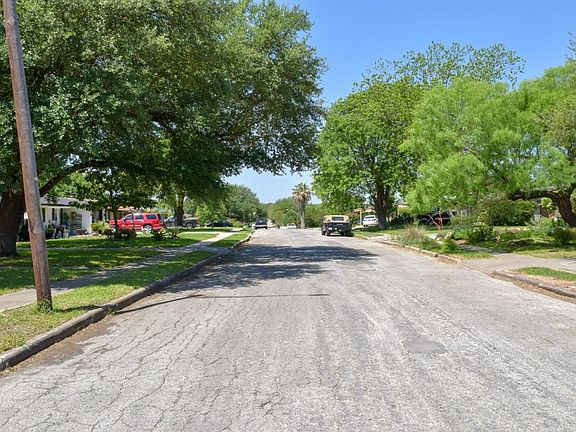 4th image of 426 Shannon Lee St