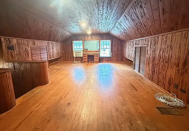 1021 Prospect Ave — Photo 14