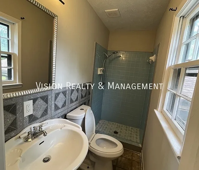153 Carroll Cir — Photo 31