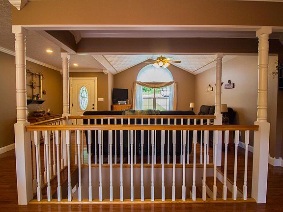 5th image of 901 Big Springs Dr