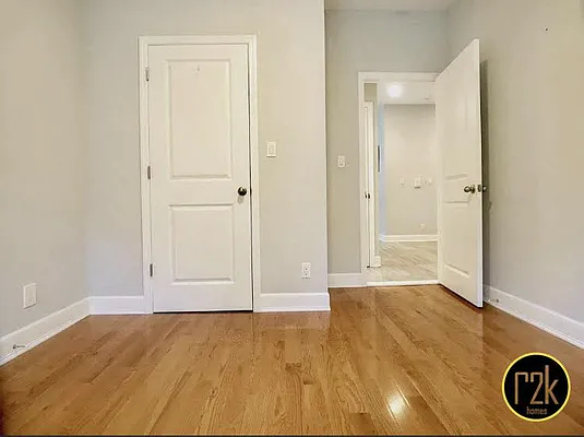 Rented by Realty 2000 Corp | media 4