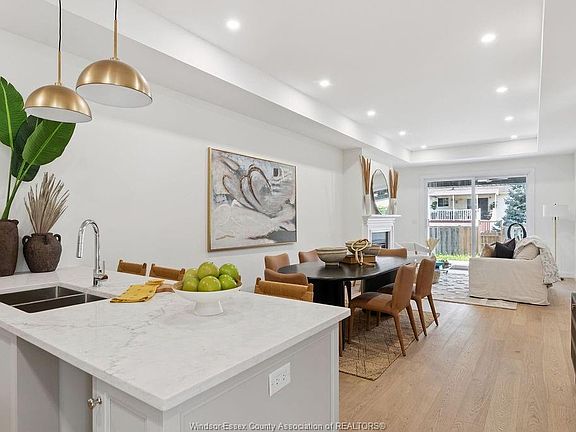 5th image of 487 Maple Ave