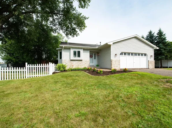 5910 Pineview Ln N, Plymouth, MN 55442