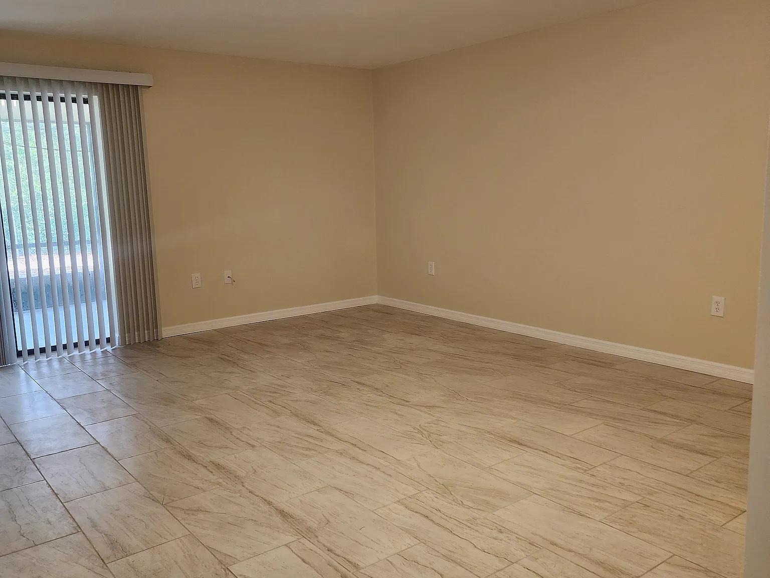2 bed, 1000 sqft, $950 — Photo 4