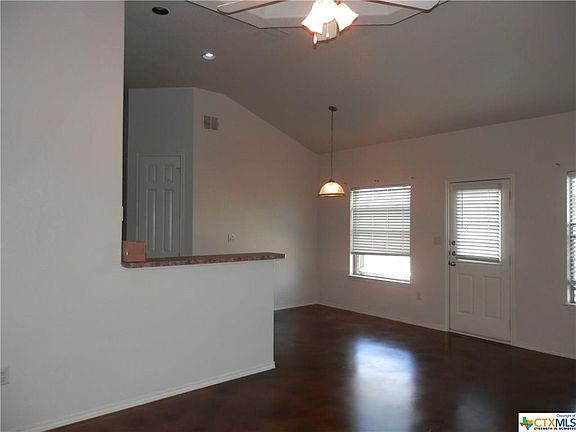 4th image of 335 Oelkers Dr Unit B