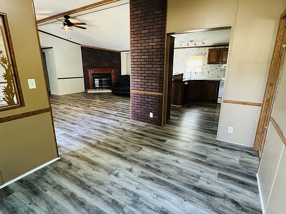 3rd image of 121 Kendra Dr
