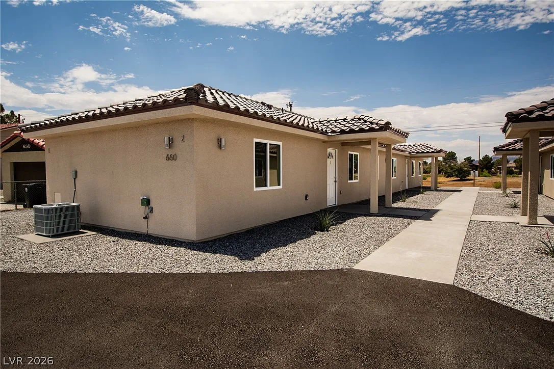 660 San Lorenzo St — Photo 2