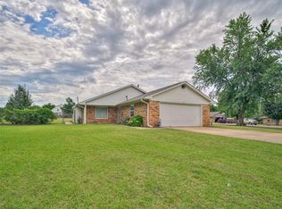 105 Dee Dee Dr, Shawnee, OK 74804