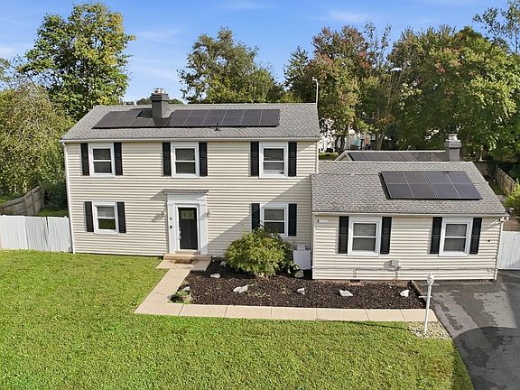 2nd image of 6 Tudor Ct