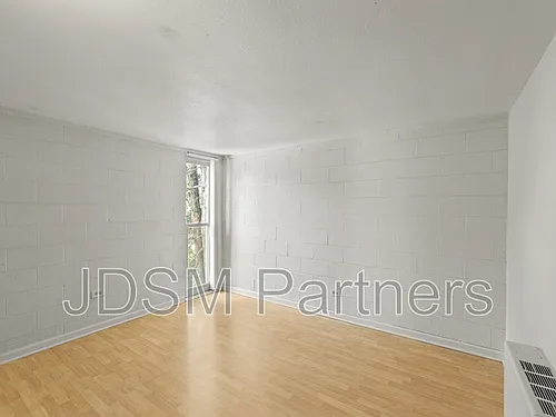 2860 W 32nd Ave Photo 1