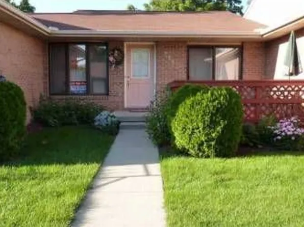 288 Bonnie Brook Dr, Charlotte, MI 48813