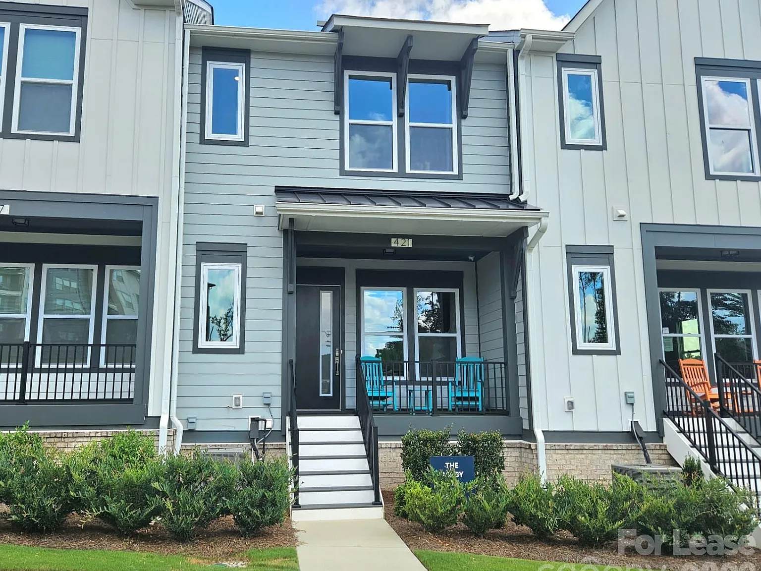 2 bed, 4.0 bath, 1598 sqft, $2,400 — Photo 1