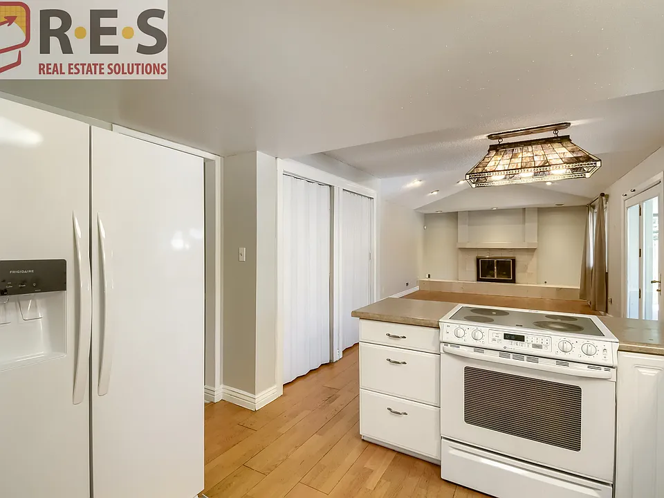 7685 E Napa Pl
