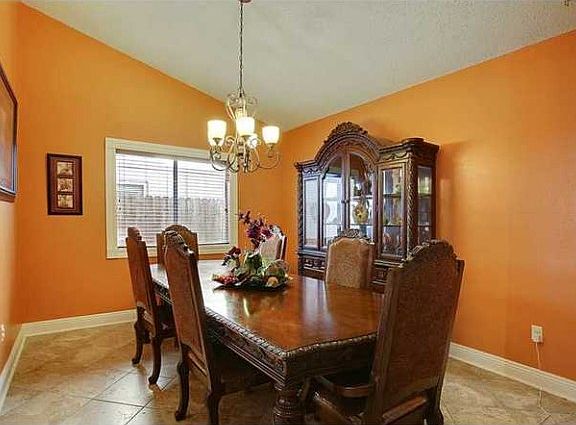 3rd image of 2445 Ashland Pl N