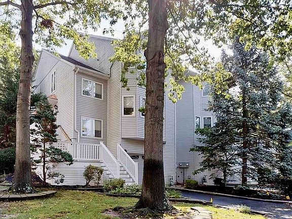2nd image of 141 Orchid Ct #14G1