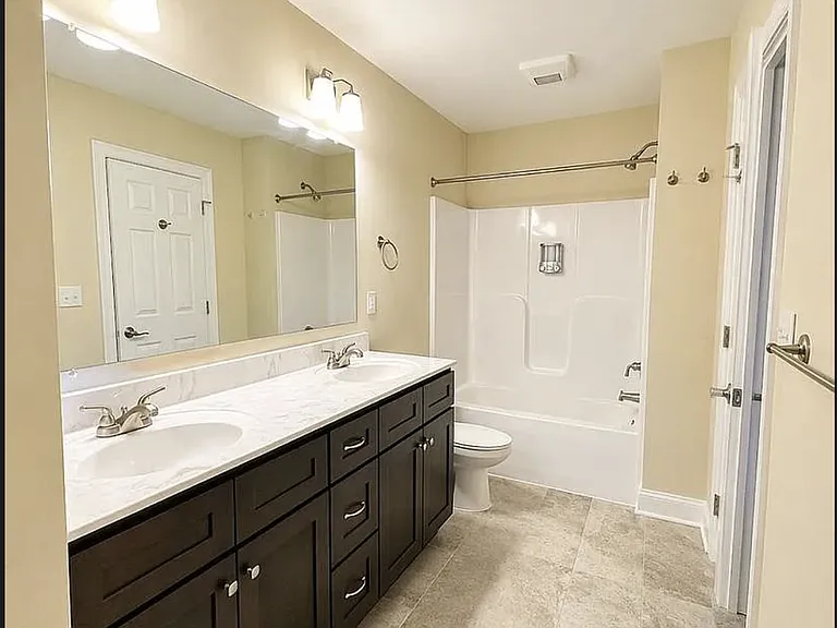 2238 Deyerle Ave — Photo 21