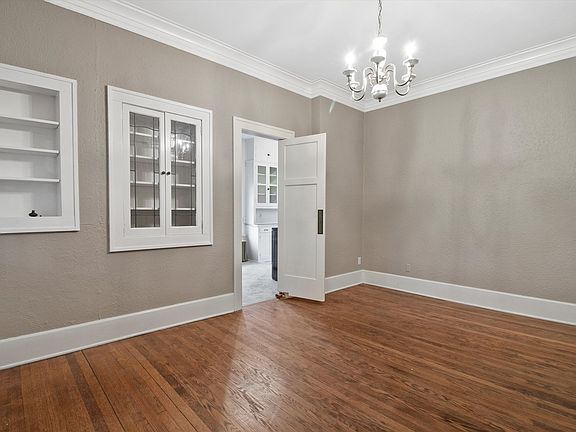Dining room, door into kitchen