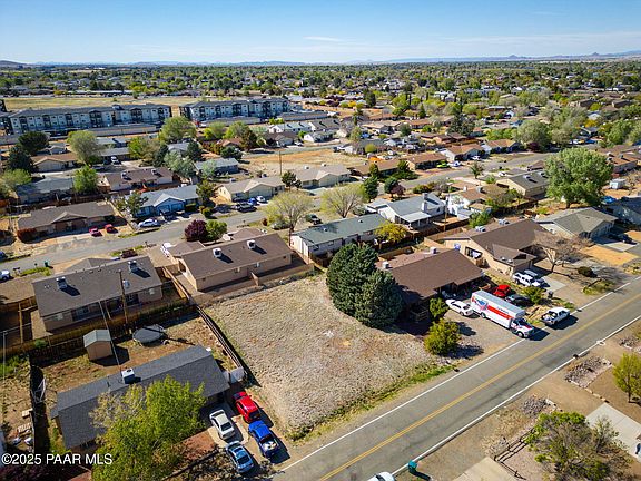 2nd image of 3014 N Truwood Dr