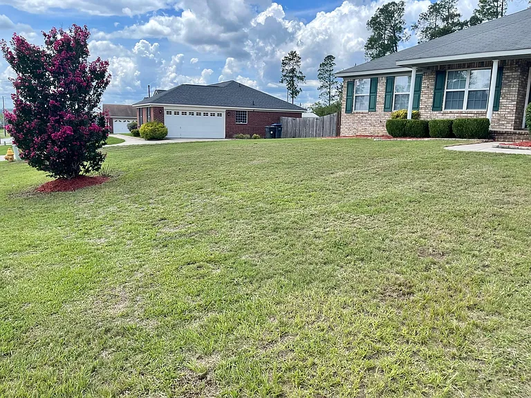 1365 Walton Loop — Photo 2