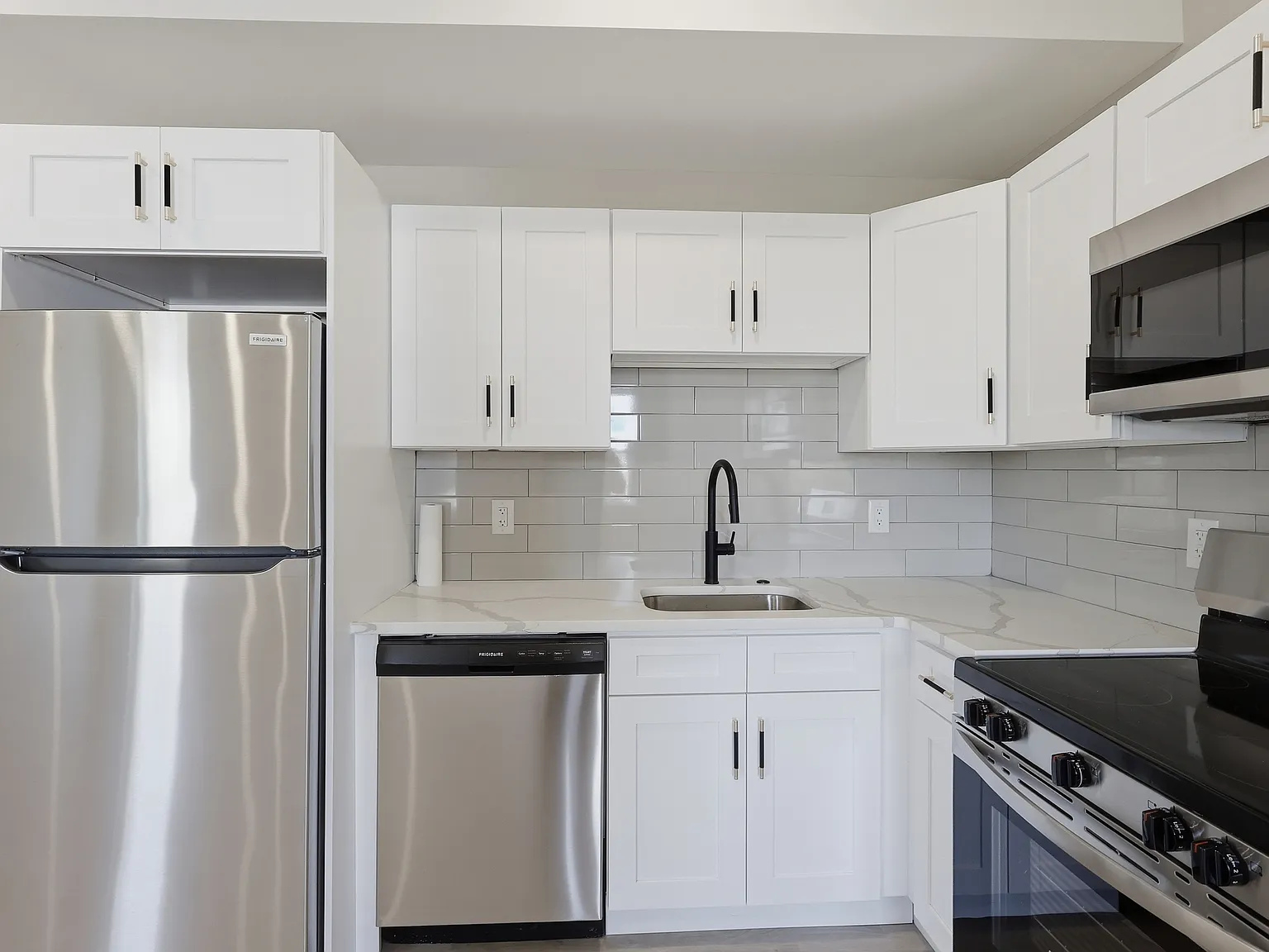 2 bed, 927 sqft, $1,750 — Photo 4
