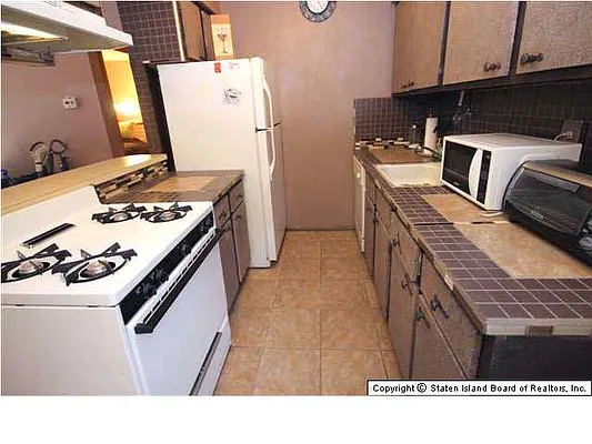 Sold by Robert DeFalco Realty | media 29