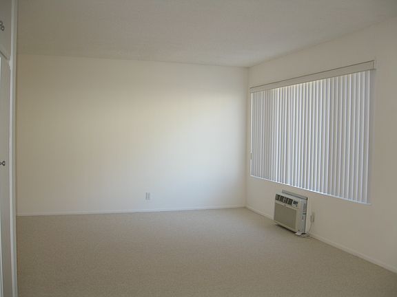 4th image of 309 S Sherbourne Dr APT 308