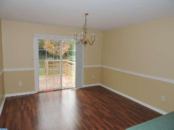 5th image of 218 W Red Lion Dr