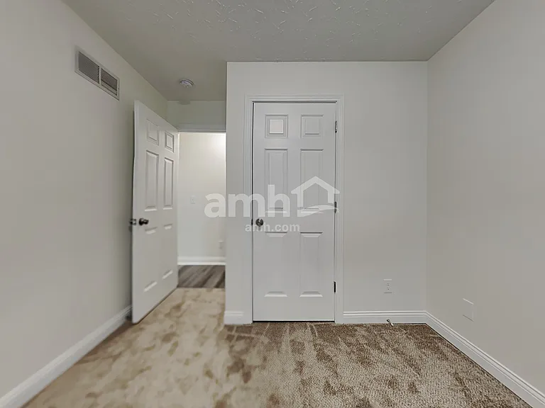 10323 Savannah Ct — Photo 16