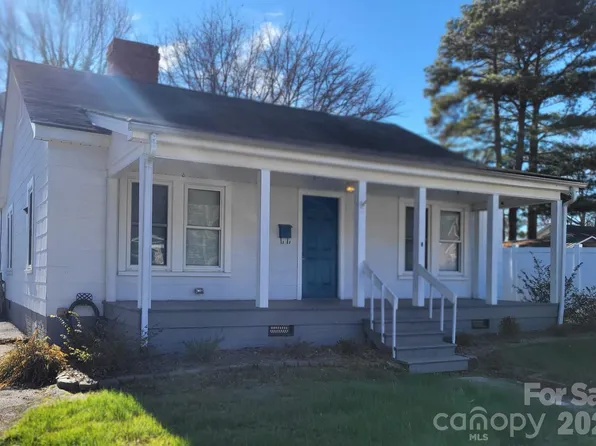 202 Milton L Taylor St, Kannapolis, NC 28083