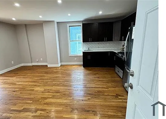 2707 Decatur Ave #3 — Photo 12