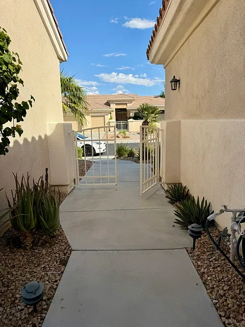 3 bed, 1900 sqft, $3,200 — Photo 2