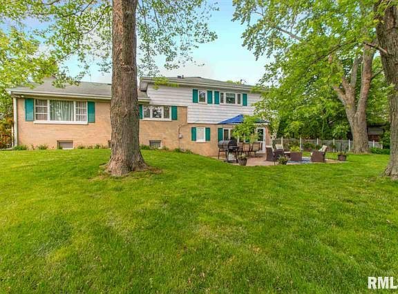 2nd image of 3010 W Greenbrier Ln