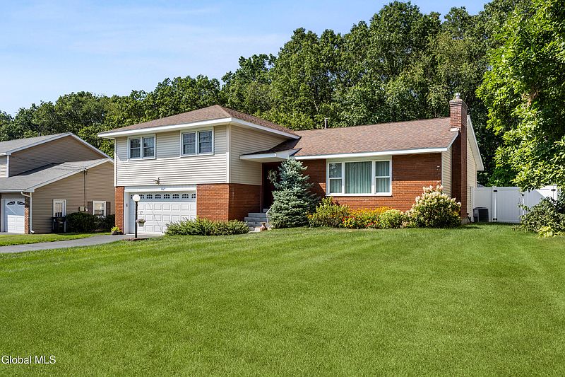 3rd image of 106 Marie Parkway
