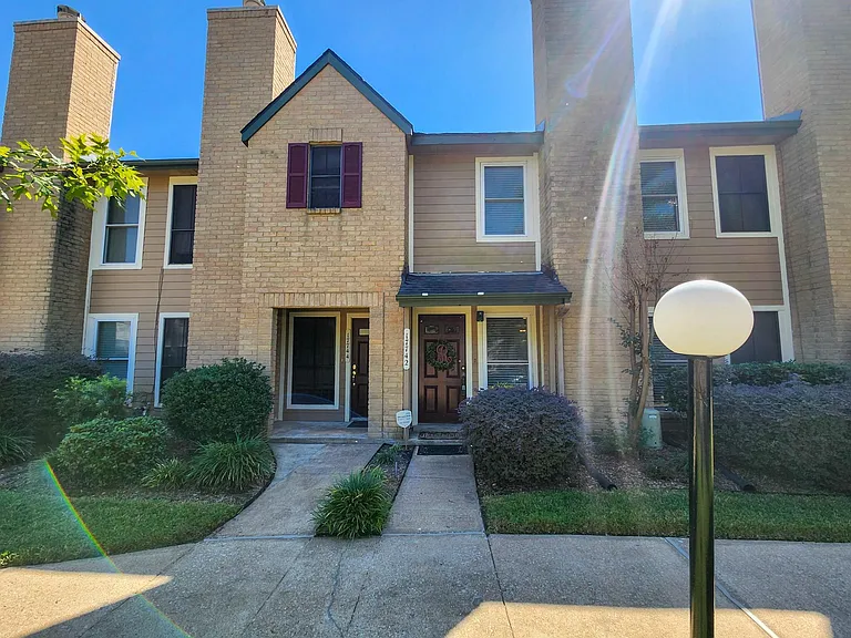 17742 Kings Park Ln — Photo 21