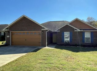 106 Summerset Ln, Huntsville, AL 35811
