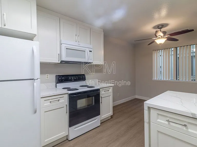 Stamford Court Apartments — Photo 8