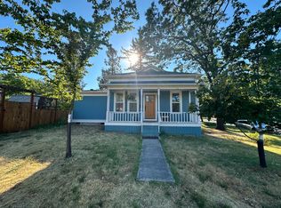 89 7th St, Ashland, OR 97520