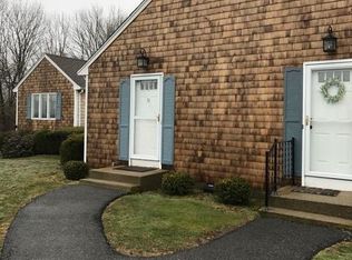 43 Glen Meade Dr APT B, Portsmouth, RI 02871
