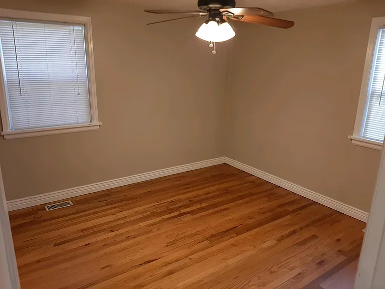 1108 S Longmont Ave — Photo 8