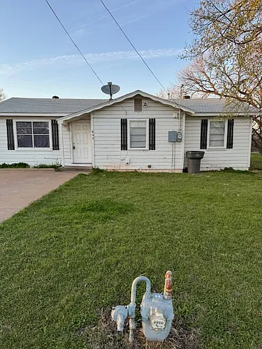 850 Elwood St Photo 1