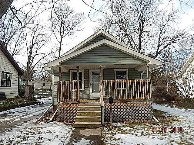 44 Maple Grove Ave photo 1