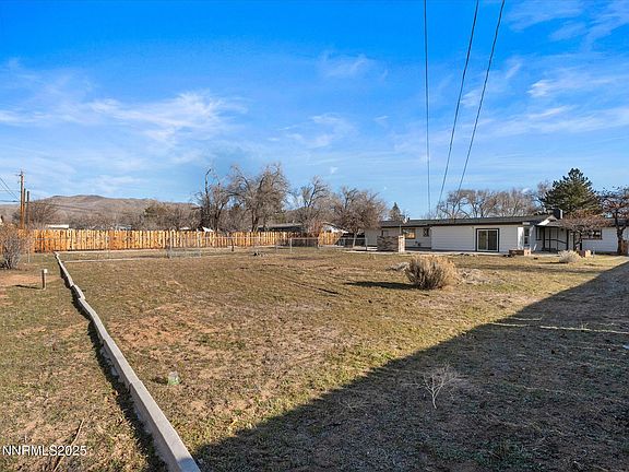 3rd image of 2940 Lukens Ln